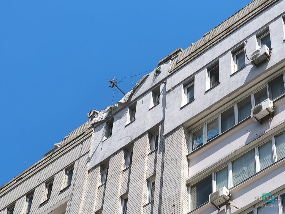 "Думки були тільки про дитину": дніпрянка розповіла про наслідки атаки по місту