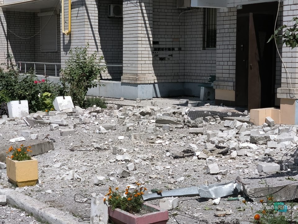 "Думки були тільки про дитину": дніпрянка розповіла про наслідки атаки по місту