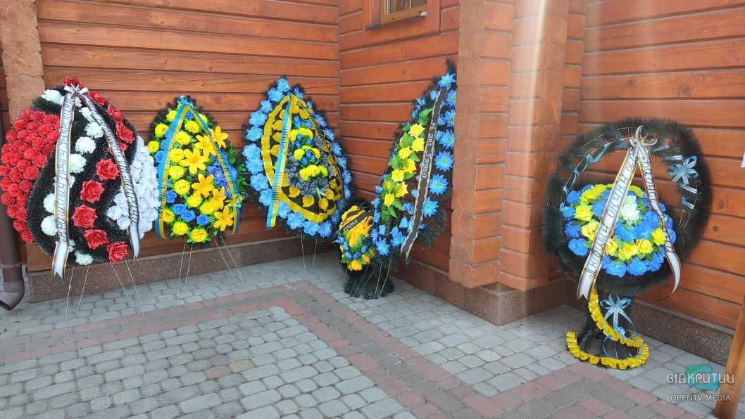 Захищав країну з 2014 року: у Дніпрі провели в останню путь відомого футбольного фаната «Чорномора»