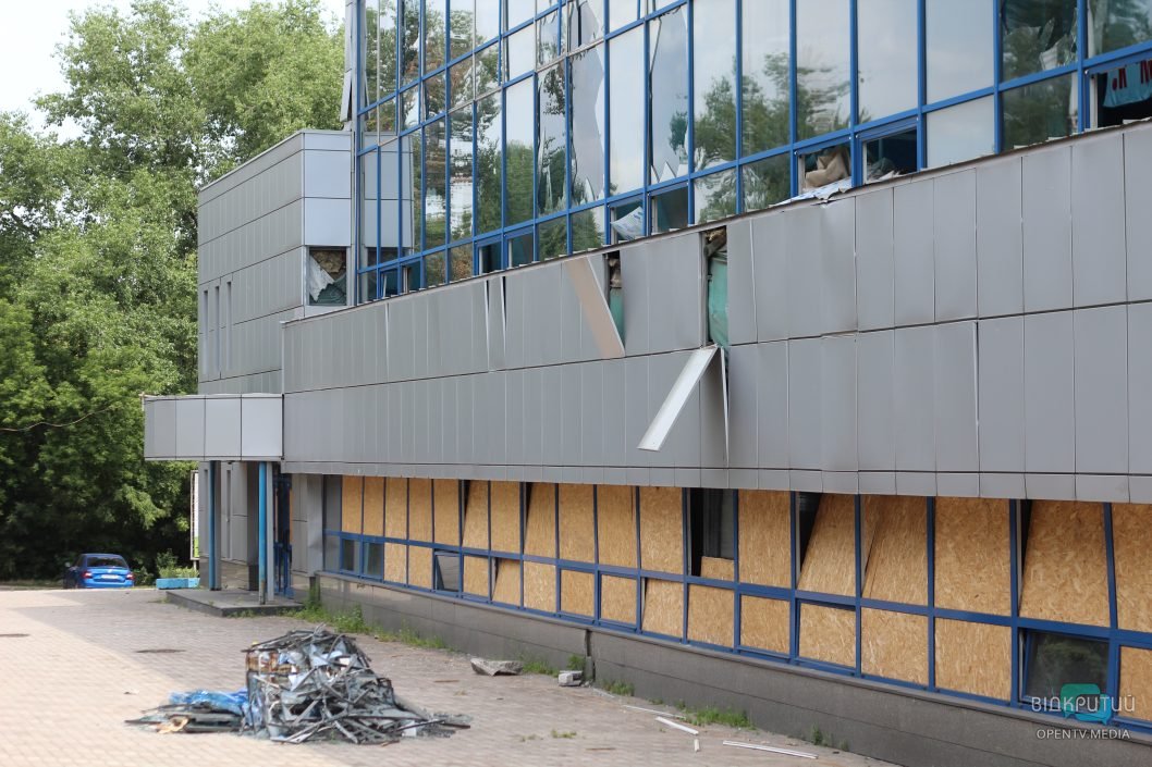 В Днепре в результате массированной атаки был поврежден местный бассейн - рис. 5