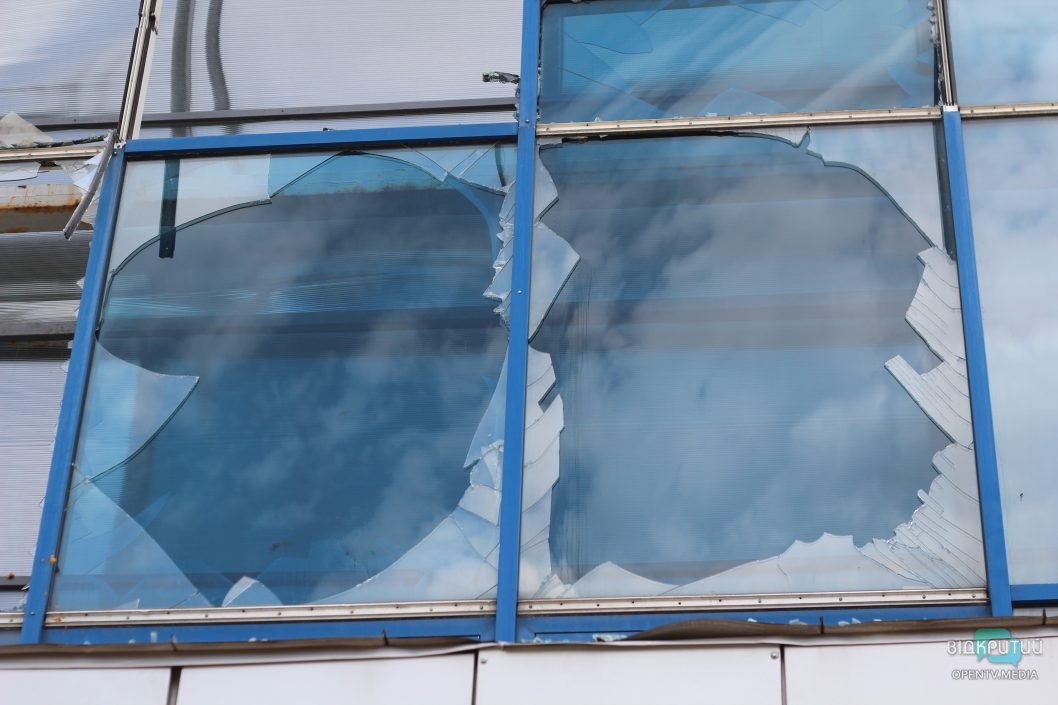 В Днепре в результате массированной атаки был поврежден местный бассейн - рис. 6