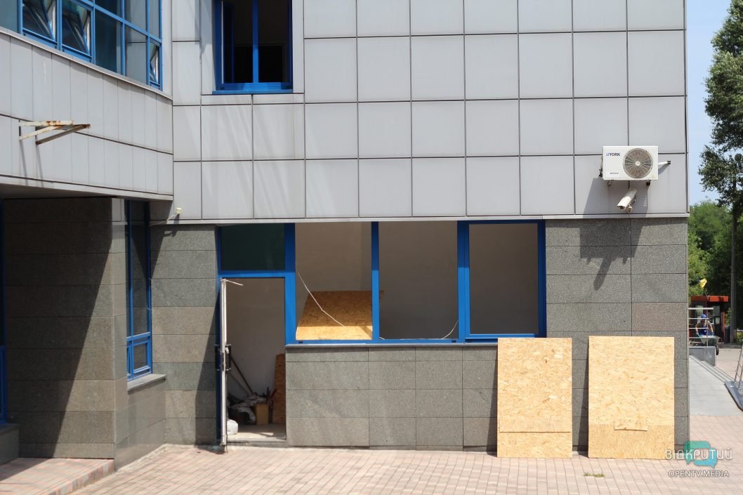 В Днепре в результате массированной атаки был поврежден местный бассейн - рис. 8