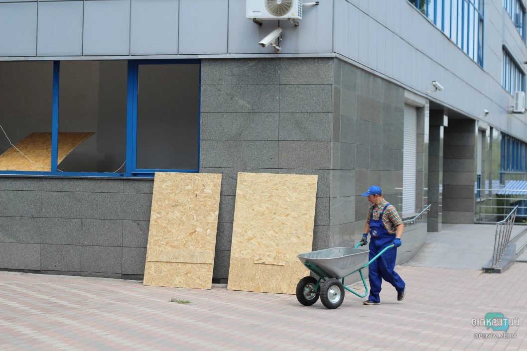 В Днепре в результате массированной атаки был поврежден местный бассейн - рис. 9