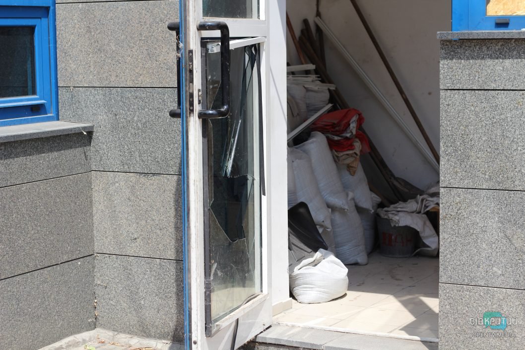 В Днепре в результате массированной атаки был поврежден местный бассейн - рис. 11