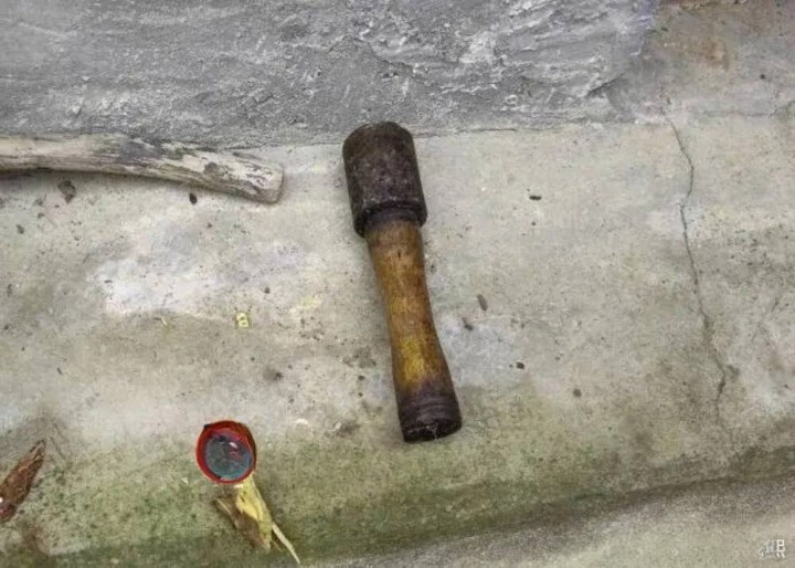 В Китае женщина 20 лет использовала ручную гранату вместо молотка - рис. 1