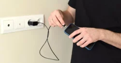 На Днепропетровщине из-за зарядки для телефона загорелась квартира - рис. 5