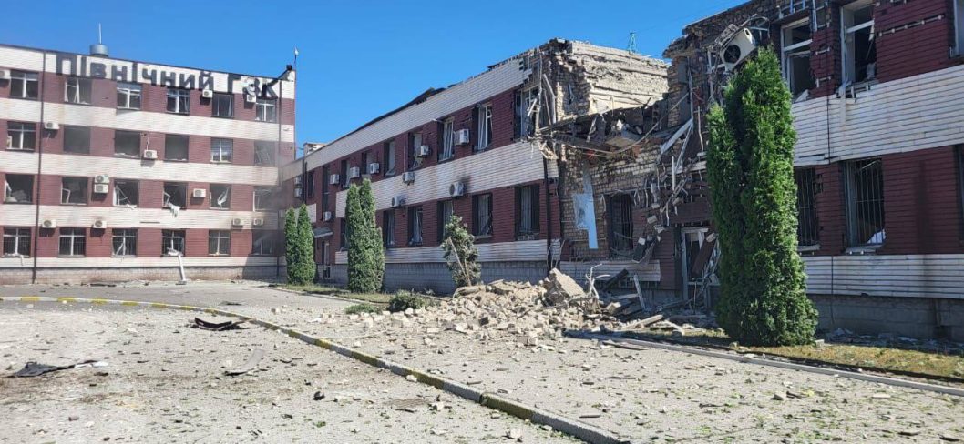 У Кривому Розі після ракетного удару окупантів у лікарнях перебуває 28 поранених - рис. 1