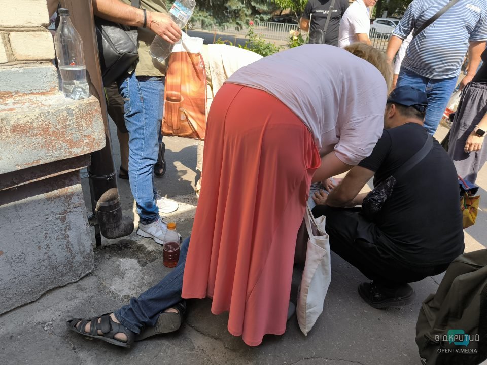 У Дніпрі в черзі до ТЦК у чоловіка стався напад епілепсії