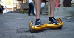 У Дніпрі чоловік катався на гіроборді з немовлям на руках - рис. 6