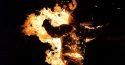 На Київщині жінка підпалила себе біля будівлі суду - рис. 14