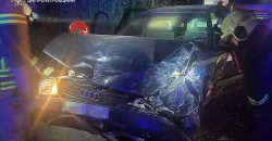 У Дніпрі зіштовхнулися Audi та ВАЗ: двох пасажирів затисло в салоні автомобіля - рис. 16