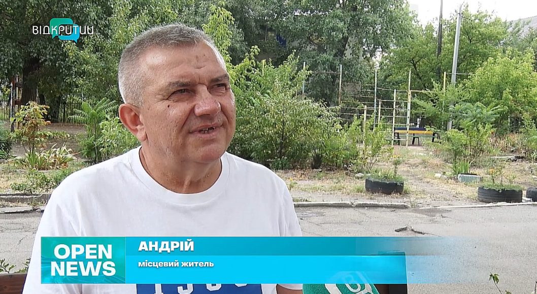 Квіти, килими та фігурки в етностилі: як мешканці Дніпра прикрашають власні подвір’я