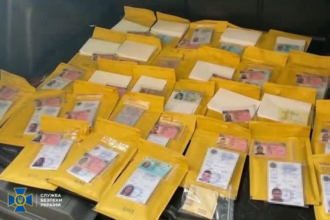 Готували підпали ТЦ в Україні і Євросоюзі: знешкоджено агентурну групу фсб