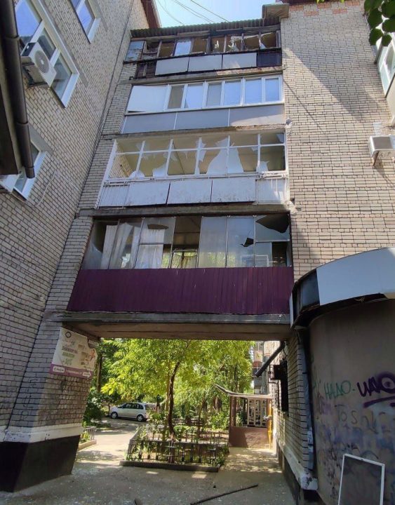 Російські окупанти атакували Нікополь: 2 загиблих, 9 поранених - рис. 5