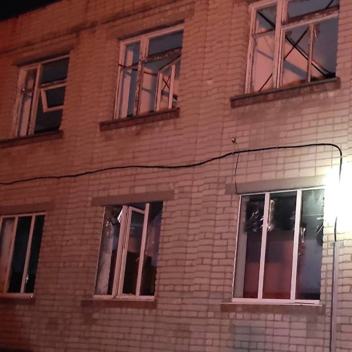 На Дніпропетровщині внаслідок нічної ворожої атаки постраждала 75-річна жінка