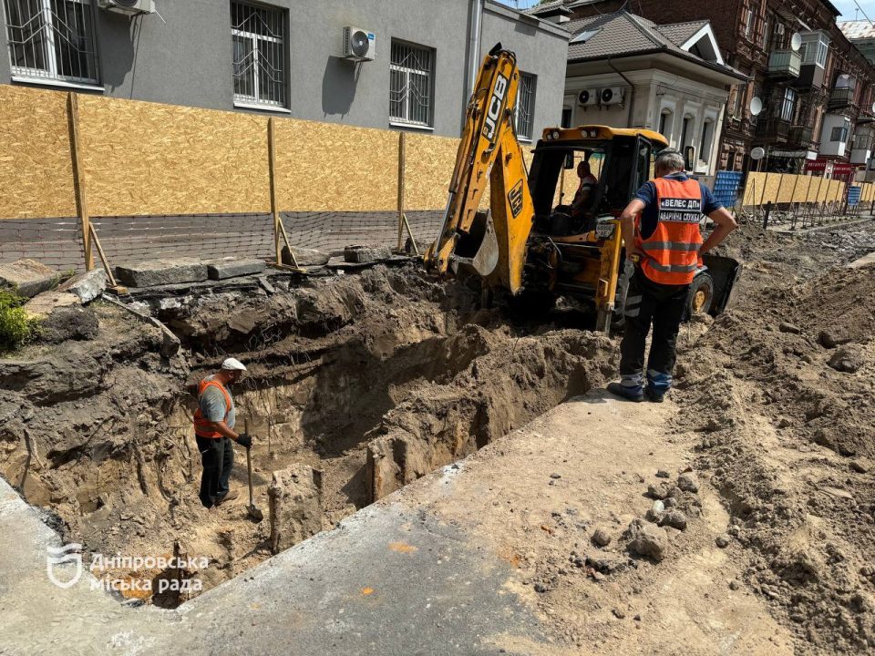 У Дніпрі ремонтують зливовий колектор, який збиратиме воду після дощів - рис. 1