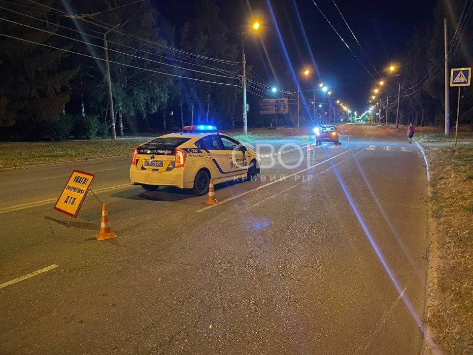 В Кривом Роге водитель Dacia сбил женщину на пешеходном переходе: пострадавшую госпитализировали - рис. 2
