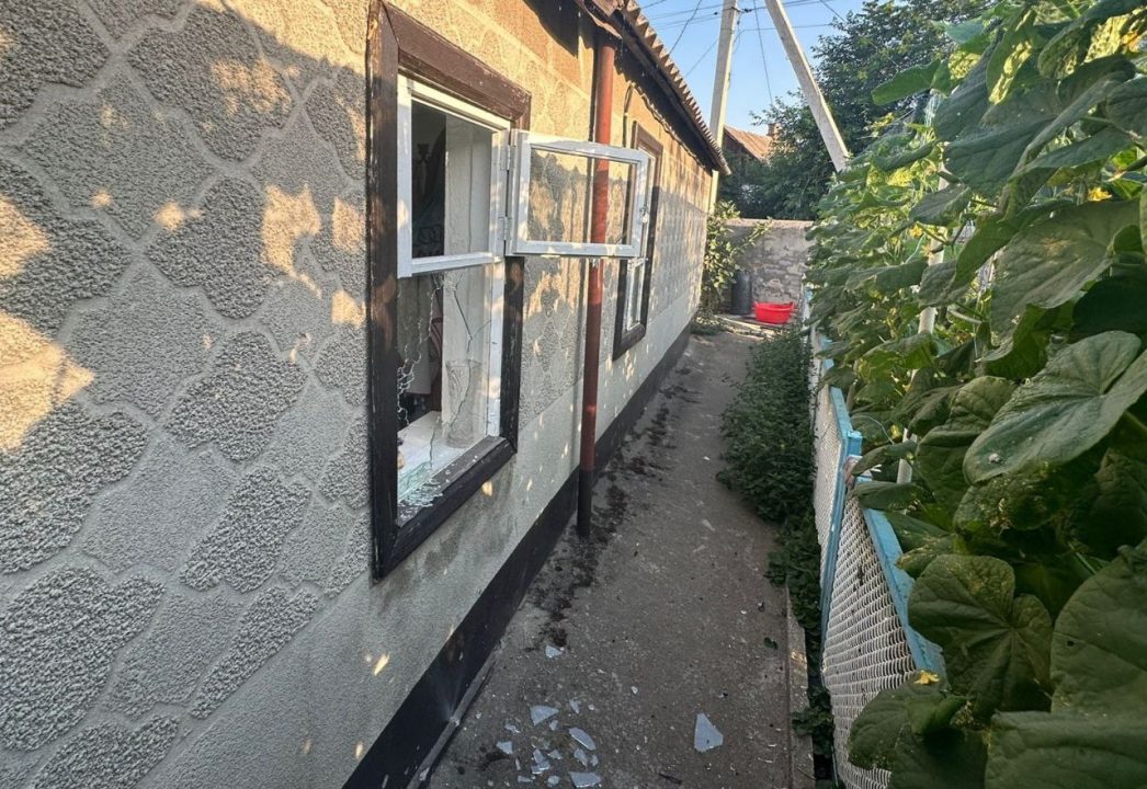 Российские оккупанты атаковали Никопольщину: пострадала 79-летняя женщина - рис. 2