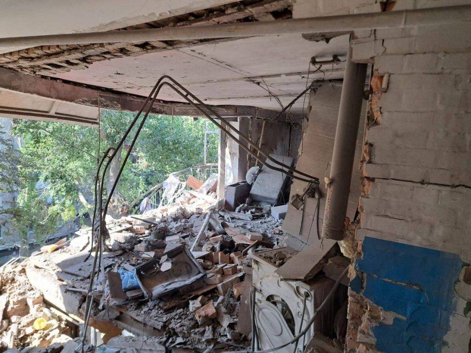 Російські окупанти обстріляли Нікополь: є постраждалі, серед них діти  - рис. 2