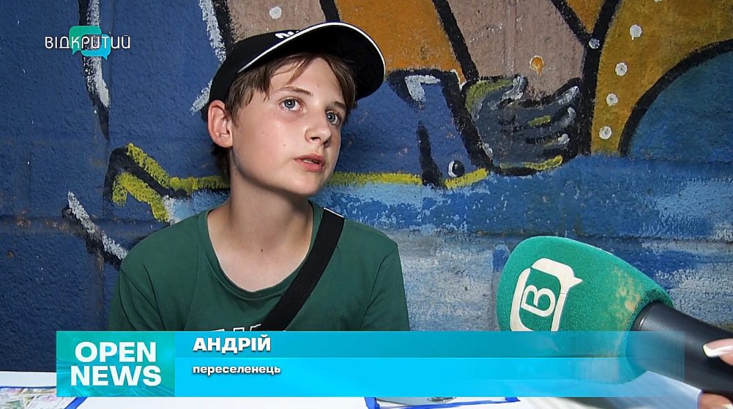 В Днепре в Художественном проулке для переселенцев устроили ивент по изучению английского языка - рис. 1