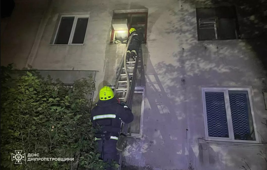 У Дніпрі під час ліквідації пожежі у квартирі виявили тіло чоловіка