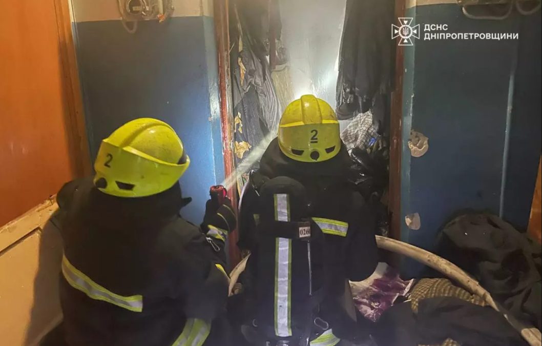 У Дніпрі під час ліквідації пожежі у квартирі виявили тіло чоловіка