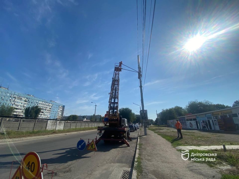 У Дніпрі проводять діагностику мереж вуличного освітлення: де триває робота - рис. 1