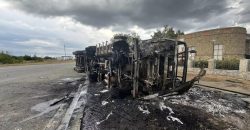 На Днепропетровщине дотла сгорел грузовик после столкновения с легковушкой - рис. 1