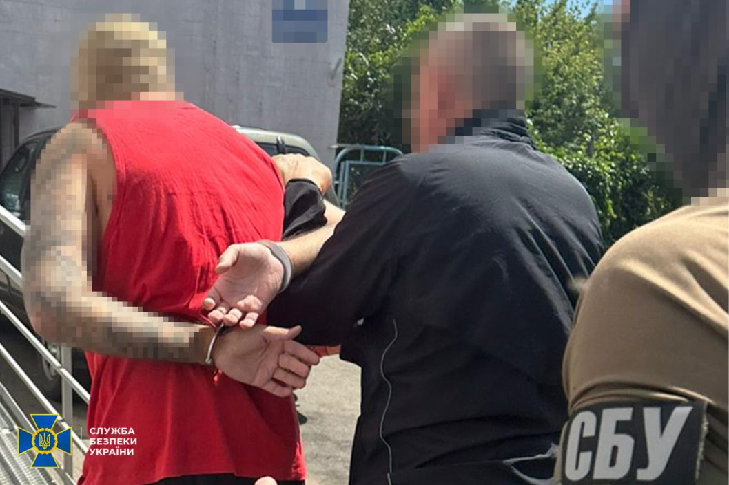 Затримано фітнес-тренера, який підпалював військові автомобілі у Дніпрі