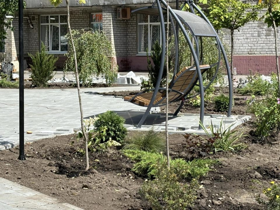 У Дніпрі на Перемозі створюють нову зону відпочинку на проспекті Героїв