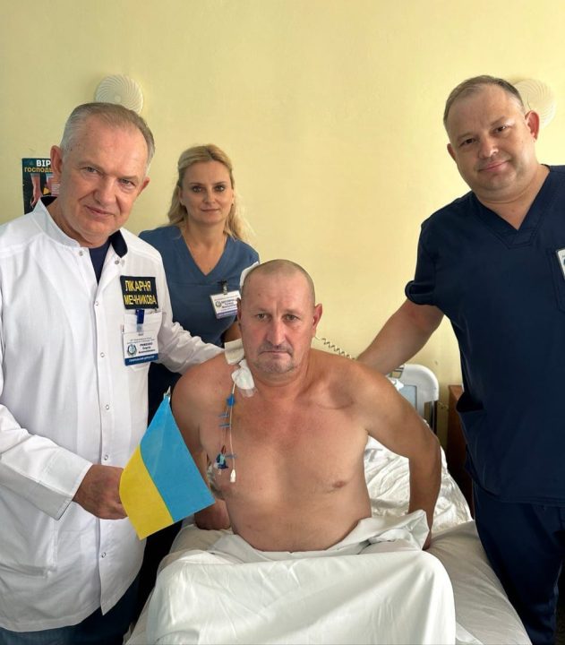 Уламок уразив мозок: у Дніпрі рятують 51-річного воїна, який отримав поранення на Донеччині - рис. 2