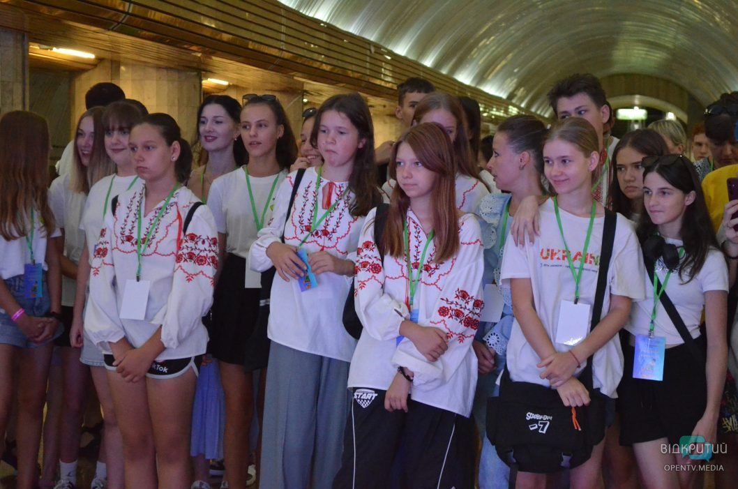 Квест на 5 станціях метро та майстеркласи: у Дніпрі до Дня Незалежності провели патріотичну гру «Котигорошко»