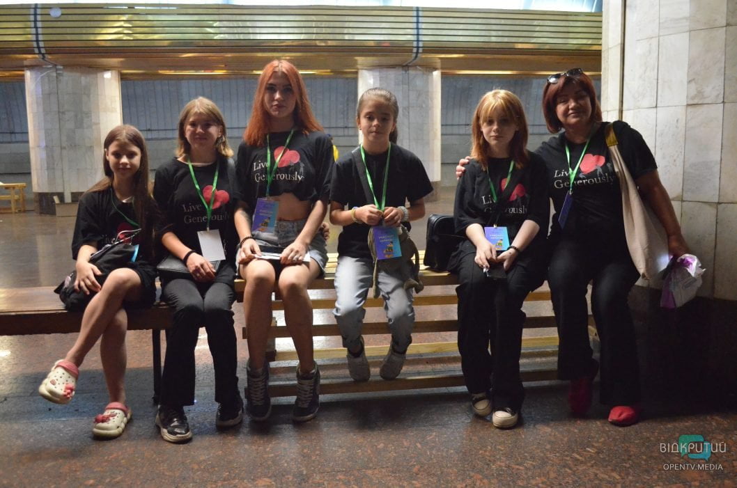 Квест на 5 станціях метро та майстеркласи: у Дніпрі до Дня Незалежності провели патріотичну гру «Котигорошко»