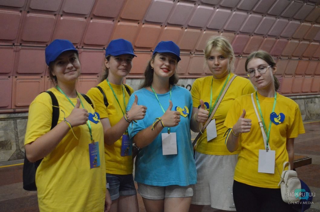 Квест на 5 станціях метро та майстеркласи: у Дніпрі до Дня Незалежності провели патріотичну гру «Котигорошко»