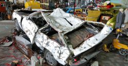 У Дніпрі відкрили інсталяцію, створену з уламків та понівеченого авто після ракетного удару ворога