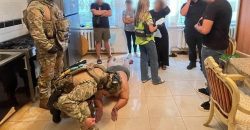 Житель Дніпропетровщини в складі злочинної групи ошукував військових ЗСУ