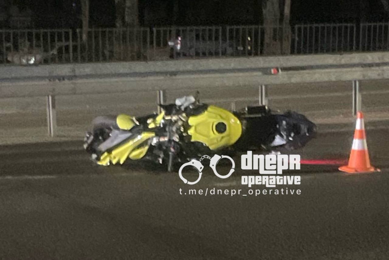 В Днепре произошла смертельная авария с участием мотоцикла - рис. 1