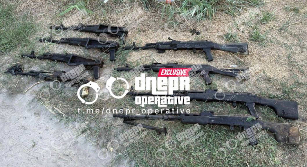 В Днепре в озере нашли автоматы и пулеметы - рис. 1