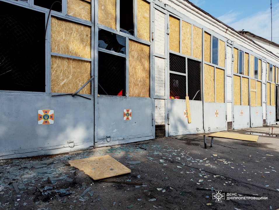 Намагалися знищити: окупанти тричі атакували пожежну частину у Нікополі  - рис. 2