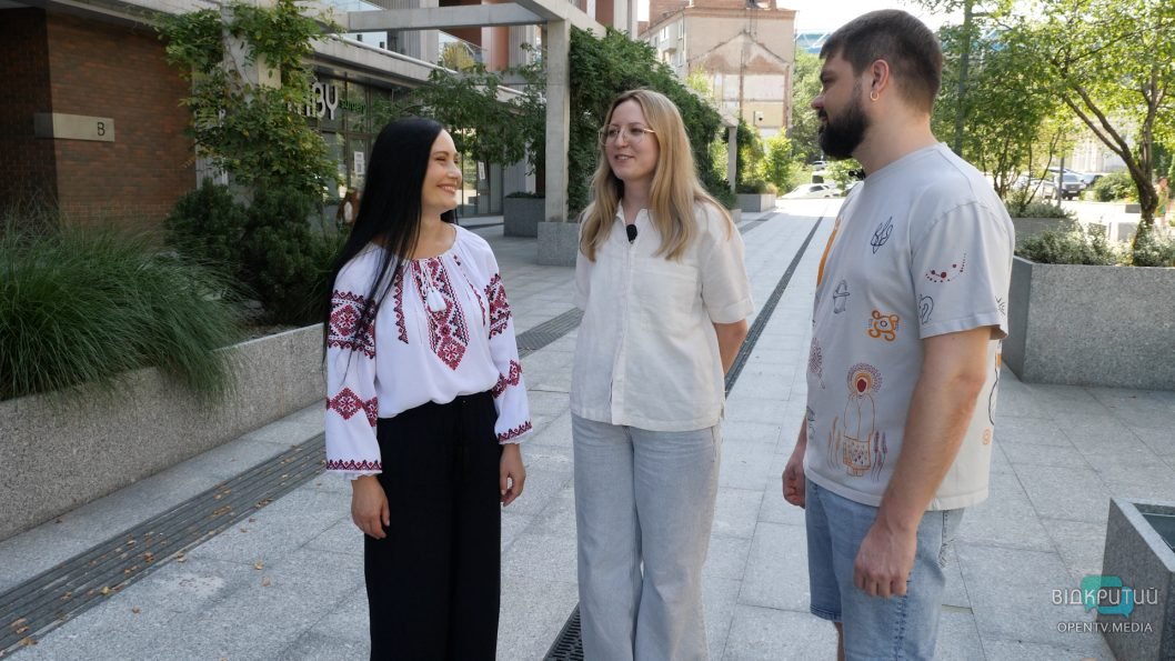 Відкрила у Дніпрі україномовну кав’ярню з книжками: Євгенія Лозицька про досвід бізнесу під час війни