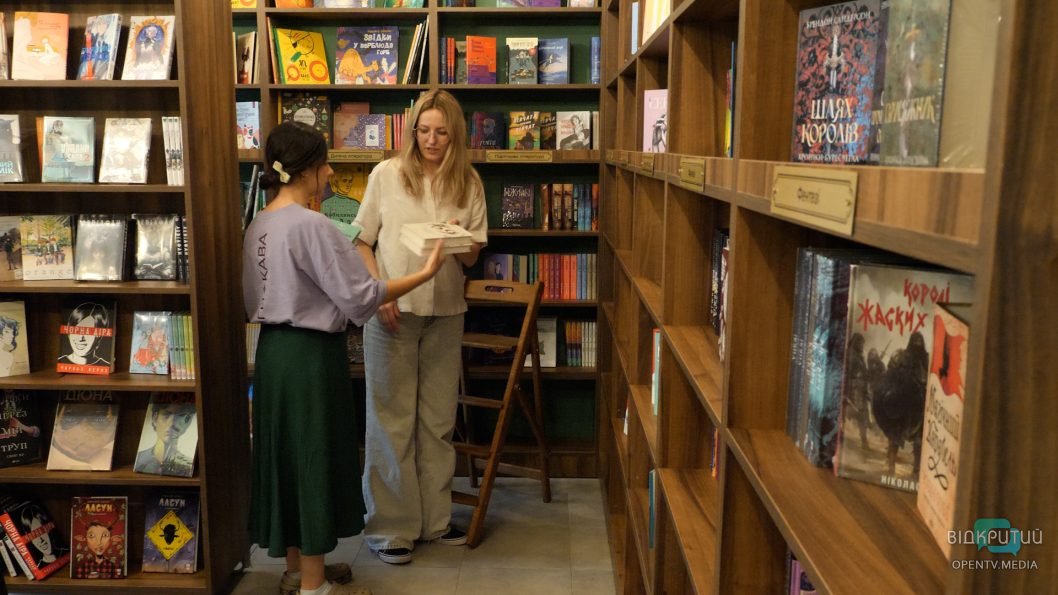 Відкрила у Дніпрі україномовну кав’ярню з книжками: Євгенія Лозицька про досвід бізнесу під час війни