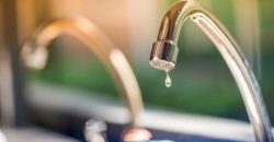 Частина Дніпра залишилася без води: адреси