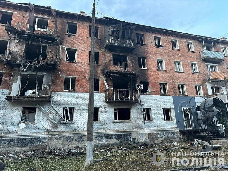 Атака російських «шахедів» на Конотоп: 13 постраждалих, місто без електрики