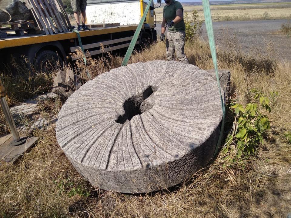 З Донеччини до Дніпра евакуювали з десяток стародавніх археологічних памʼяток - рис. 3