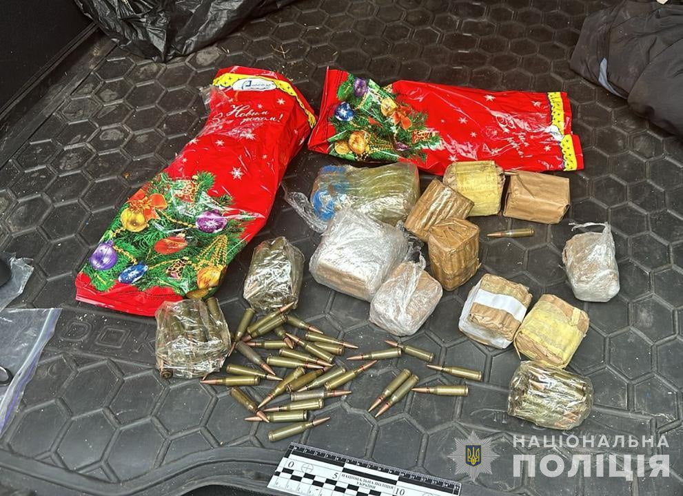 У Дніпрі правоохоронці перекрили канал нелегального постачання зброї - рис. 2
