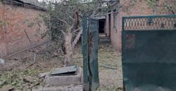 У Нікополі внаслідок артобстрілу окупантів постраждала 48-річна жінка  - рис. 1