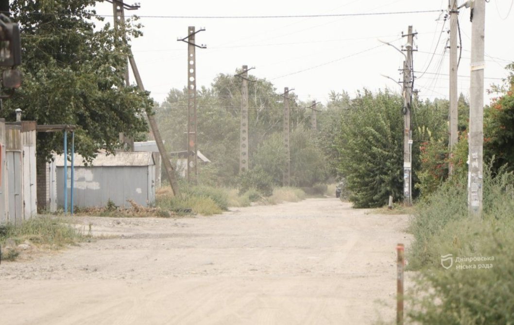 Дніпро продовжує оновлювати аварійні дороги для безпеки пасажирів і водіїв - рис. 2