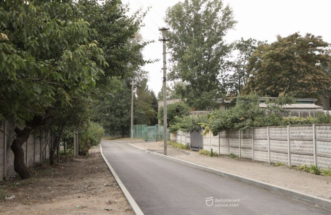 Дніпро продовжує оновлювати аварійні дороги для безпеки пасажирів і водіїв - рис. 4