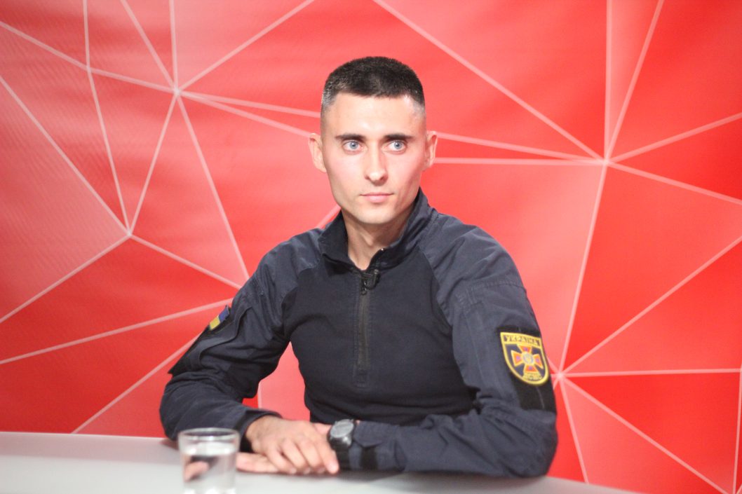 «Самое сложное – искать людей под завалами»: ГСЧСник из Днепра о службе во время войны - рис. 1