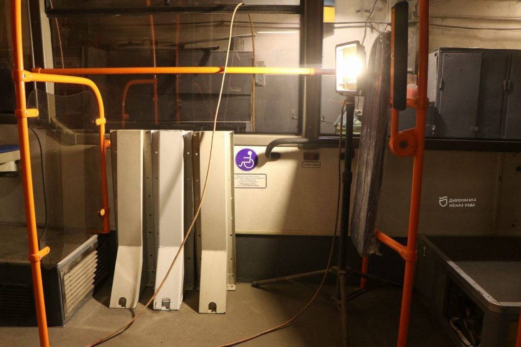 Уперше в Дніпрі класичний тролейбус отримав запас автономного ходу 20 кілометрів - рис. 2